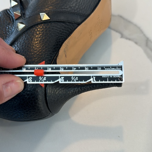 2.5” bootie all leather Valentino Garavani size 39.5, Made in Italy. - Picture 2 of 6